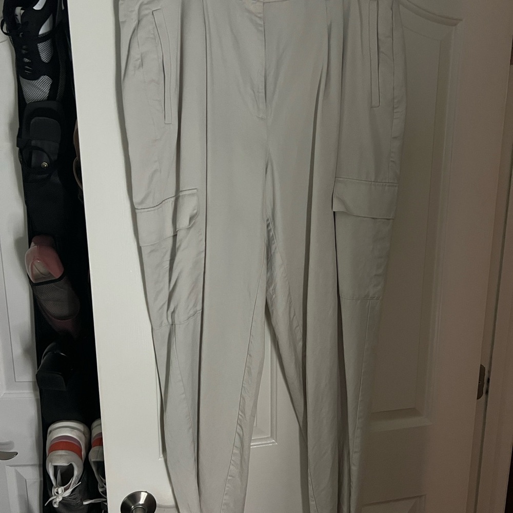 Old Navy Taylor Straight Trousers - Cream